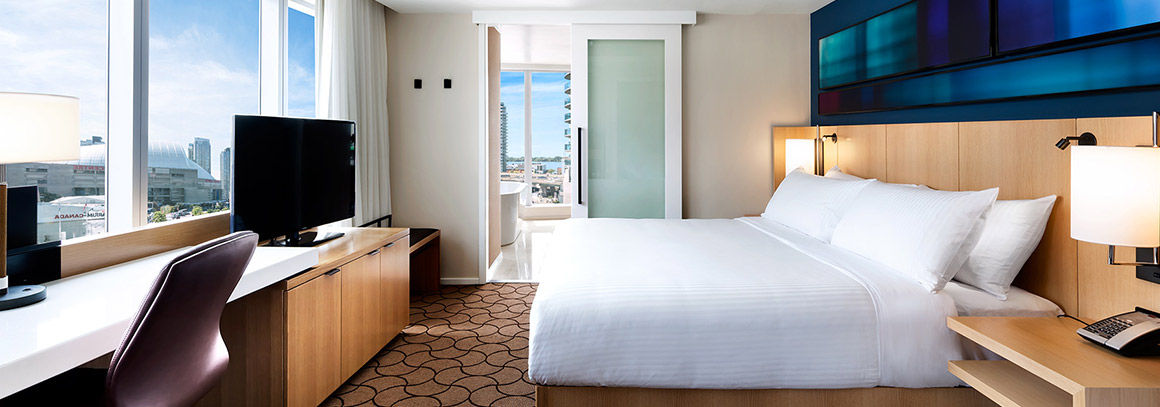 Hotels.com Canada - Earn Free Nights on Cheap Hotels Near You