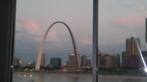 Casino queen st louis hours